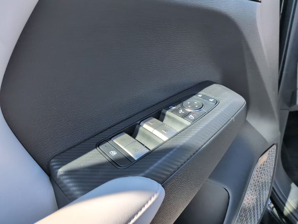 New 2026 Black Mitsubishi SE image 17