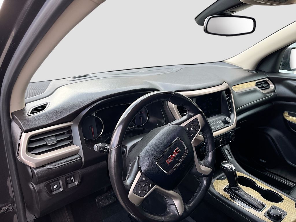 Used 2019 Silver GMC Denali image 9