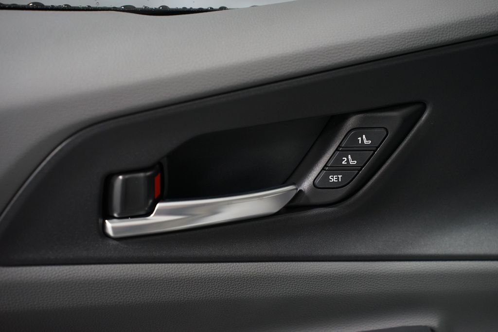 Thumbnail: 2026 Toyota Prius - 32