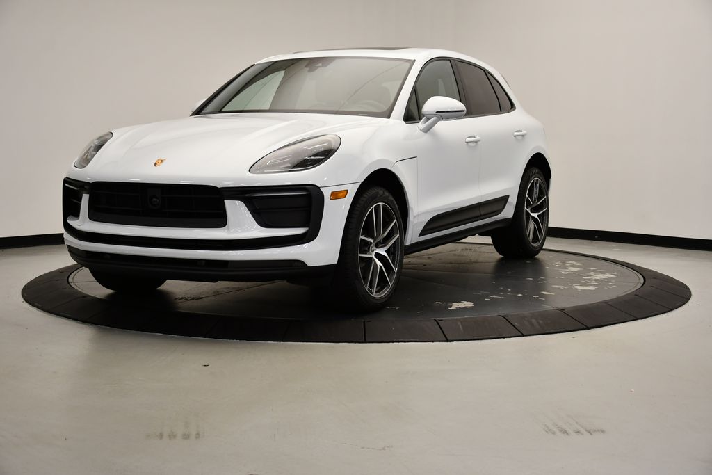 Thumbnail: 2025 Porsche Macan - 1