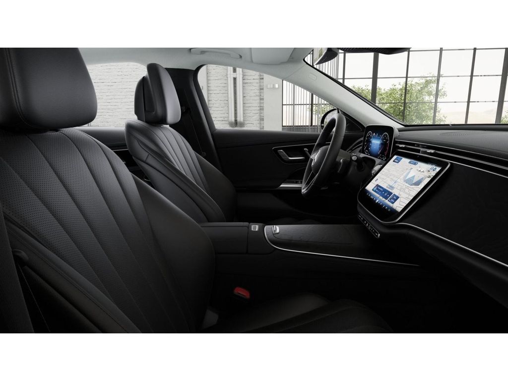 2026 Mercedes Benz E 350 4MATIC Sedan photo 4