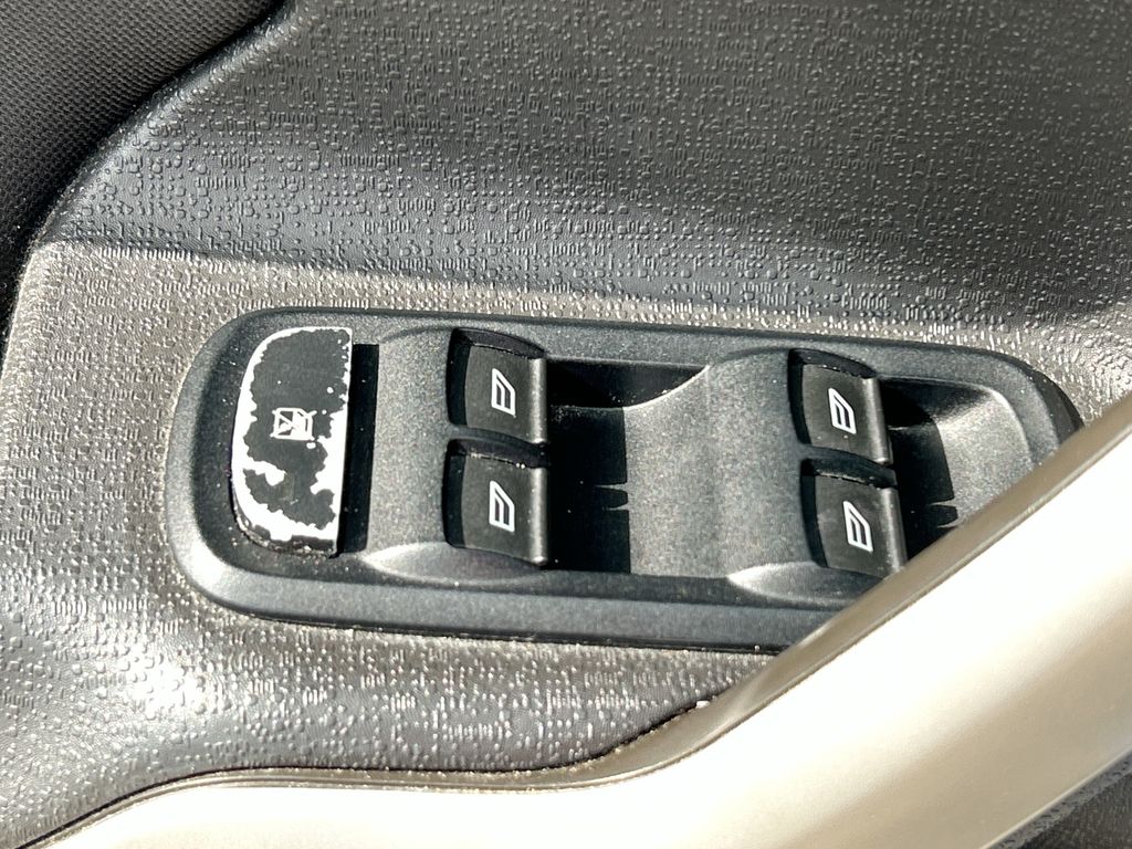 Thumbnail: 2011 Ford Fiesta - 12
