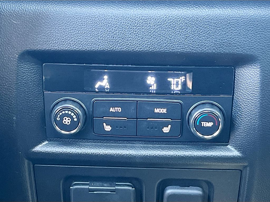 Used 2023 Red Chevrolet High Country image 27