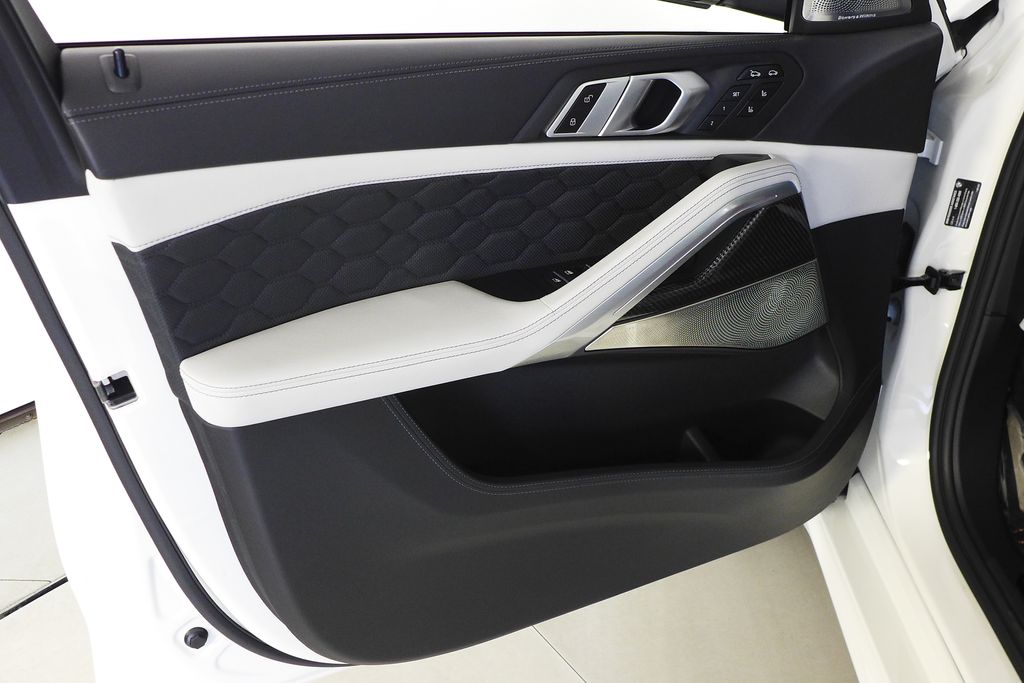Thumbnail: 2023 BMW X6 - 11