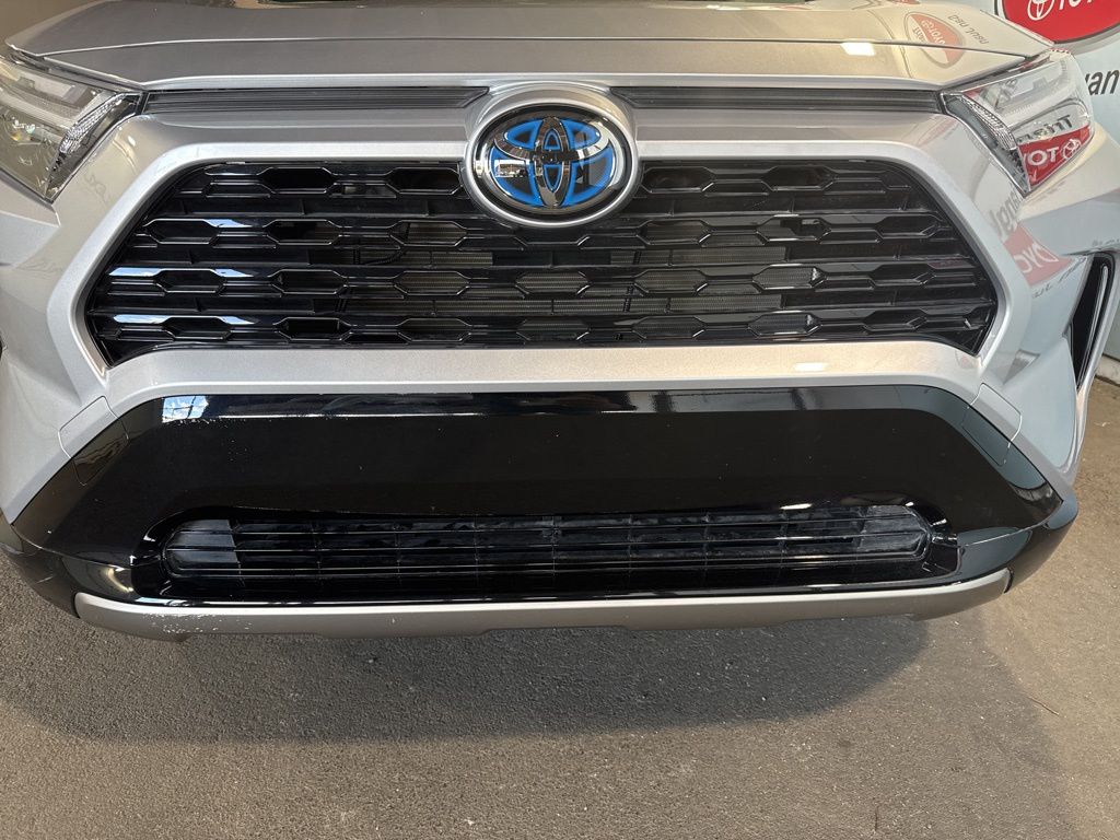 Thumbnail: 2023 Toyota RAV4 - 14