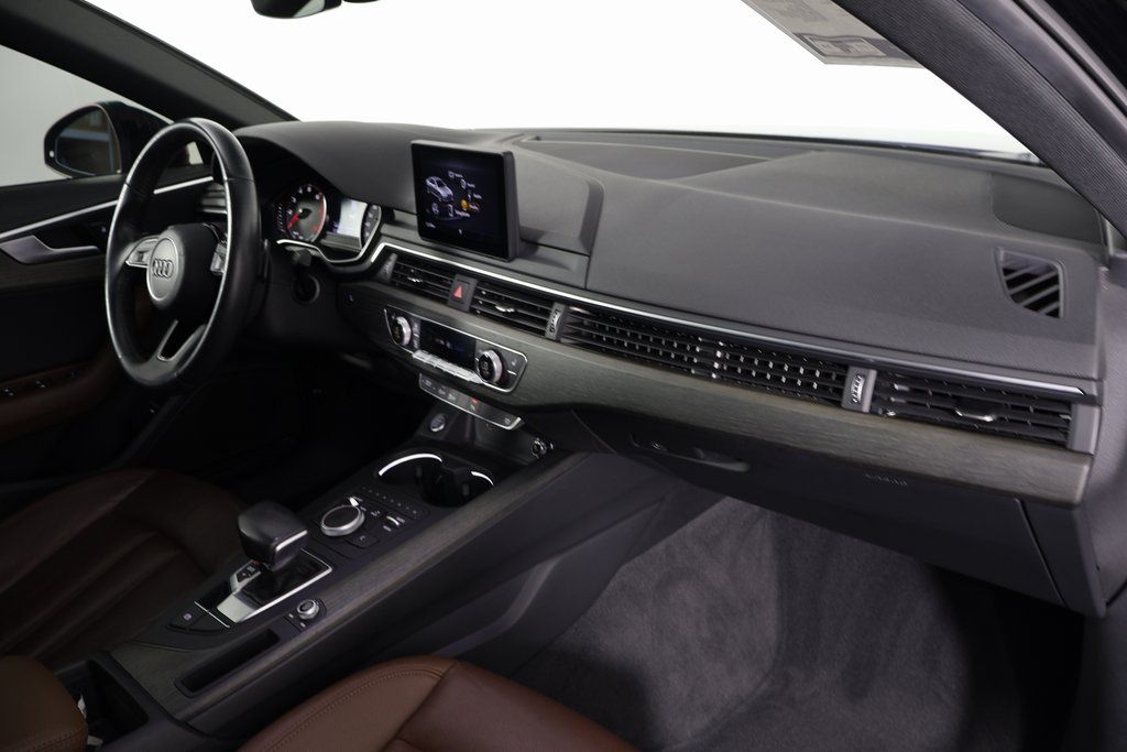 Thumbnail: 2019 Audi A4 - 9