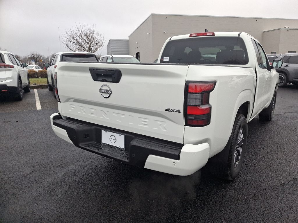 2025 Nissan Frontier SV 4