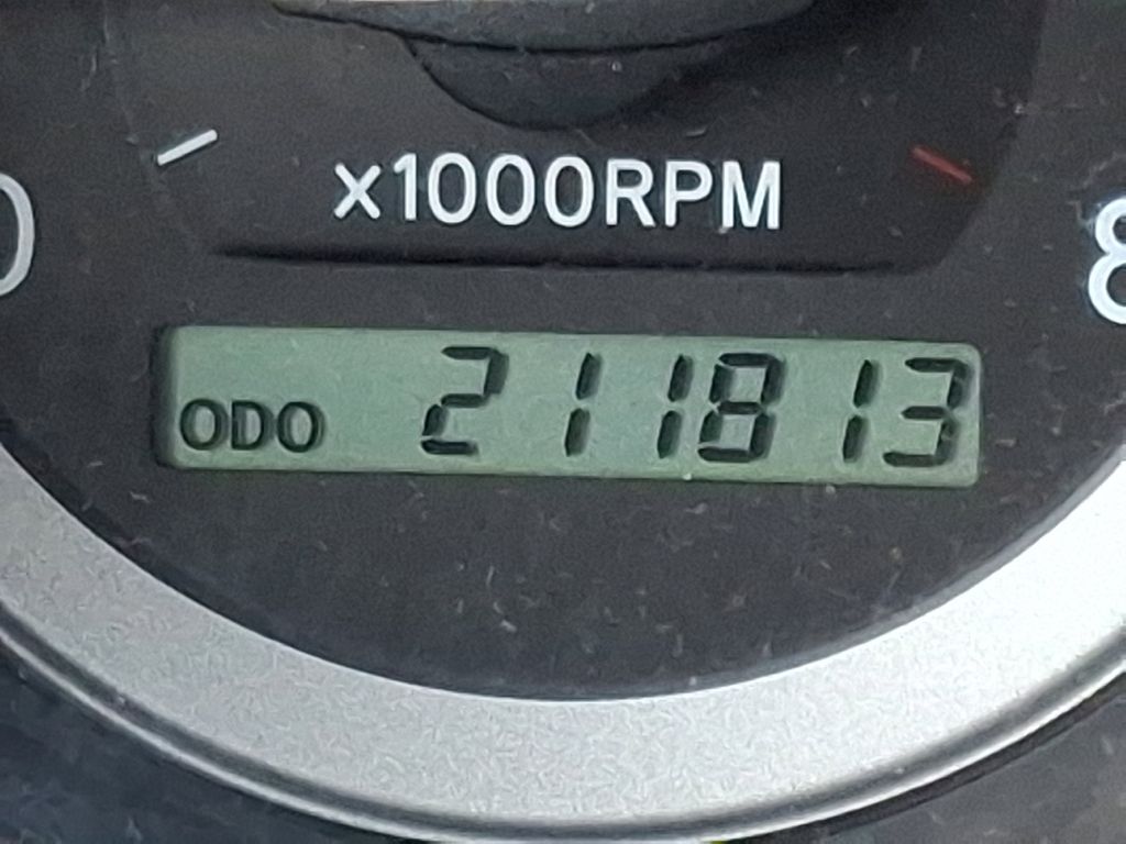 2004 Toyota Sienna CE 18