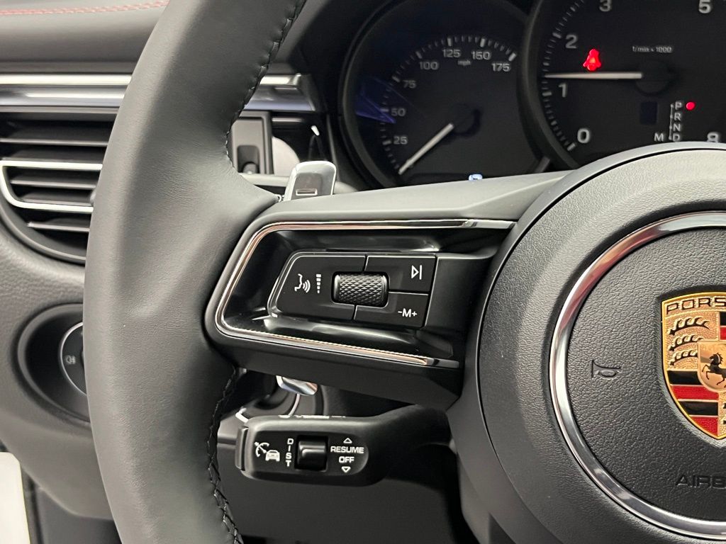 Thumbnail: 2026 Porsche Macan - 13