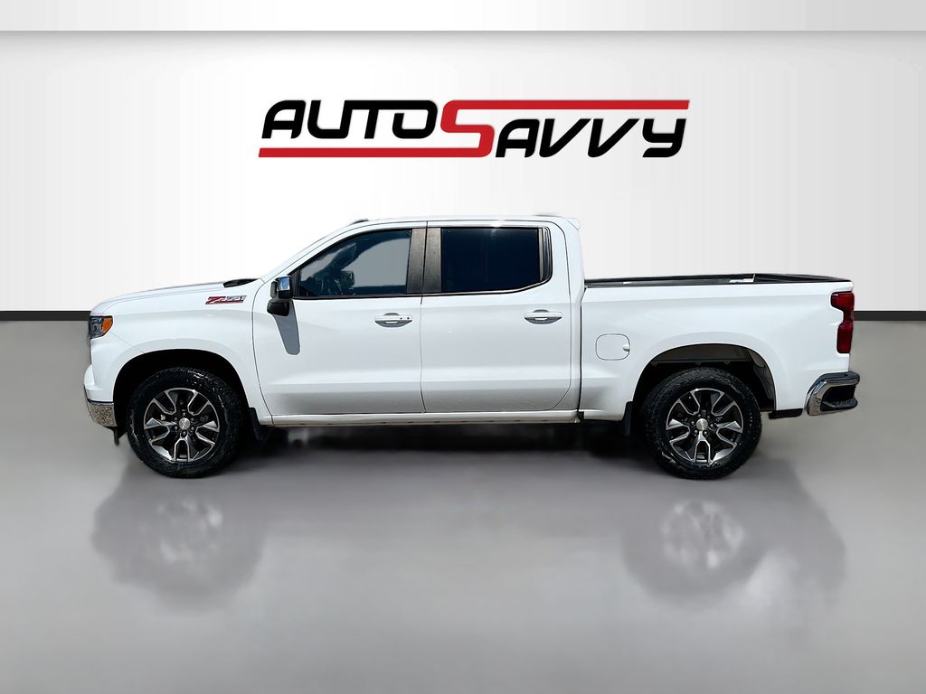 Used 2022 White Chevrolet LT image 4