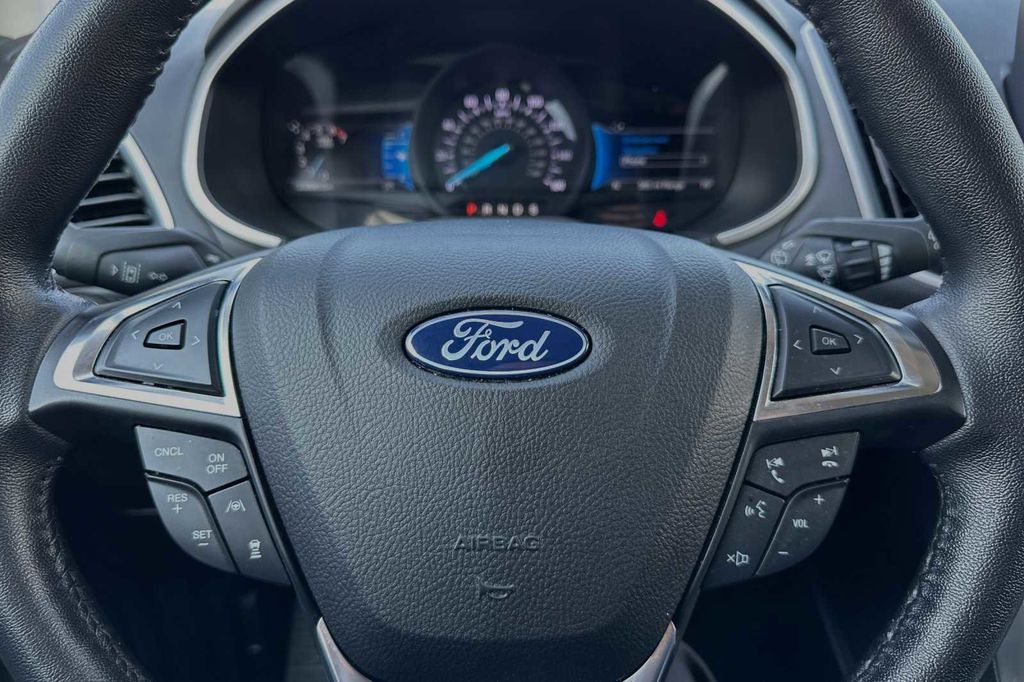 2021 Ford Edge SEL 27