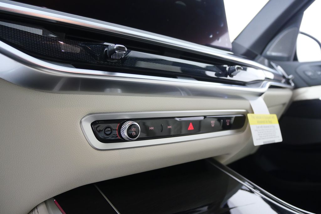 Thumbnail: 2026 BMW X5 - 21