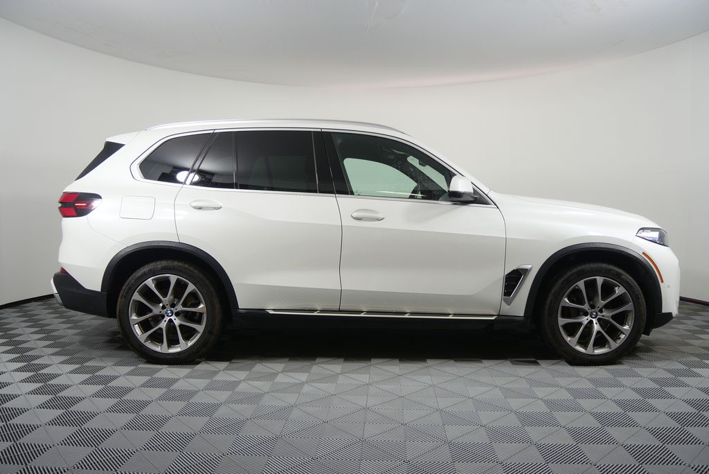 Thumbnail: 2024 BMW X5 - 2