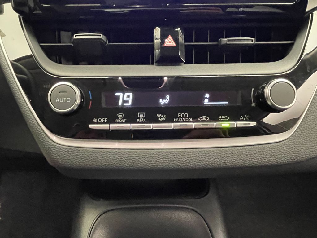 2025 Toyota Corolla LE 26