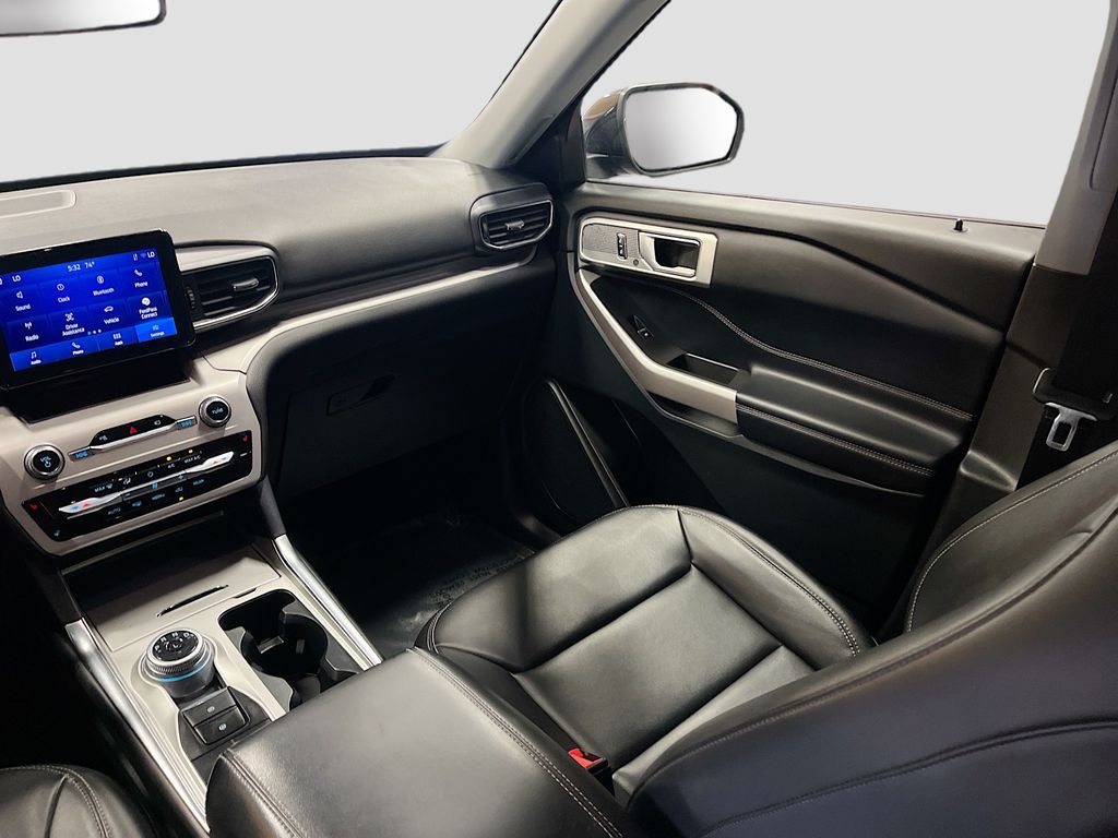 Used 2023 Black Metallic Ford XLT image 23