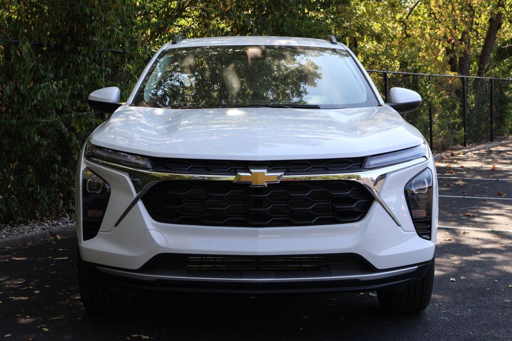 2025 Chevrolet Trax LT 2