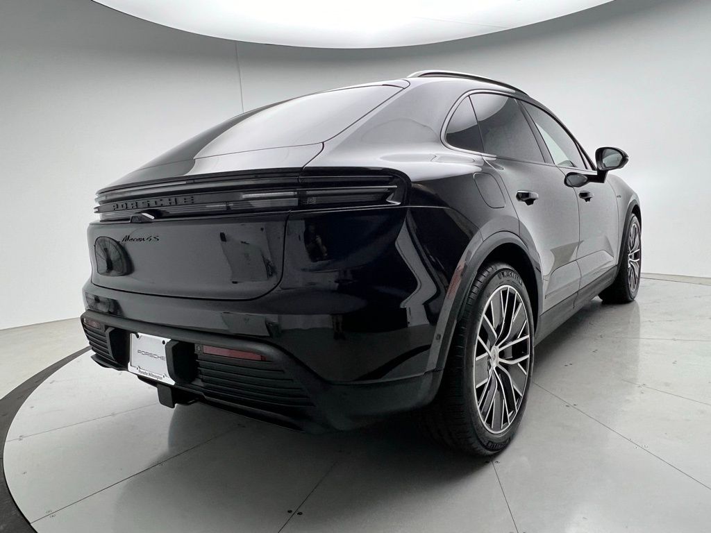 Thumbnail: 2025 Porsche Macan - 23