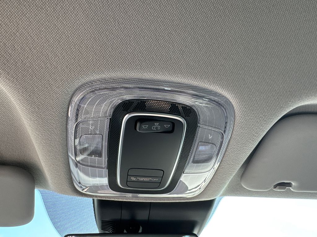 2025 Hyundai Elantra SE photo 17