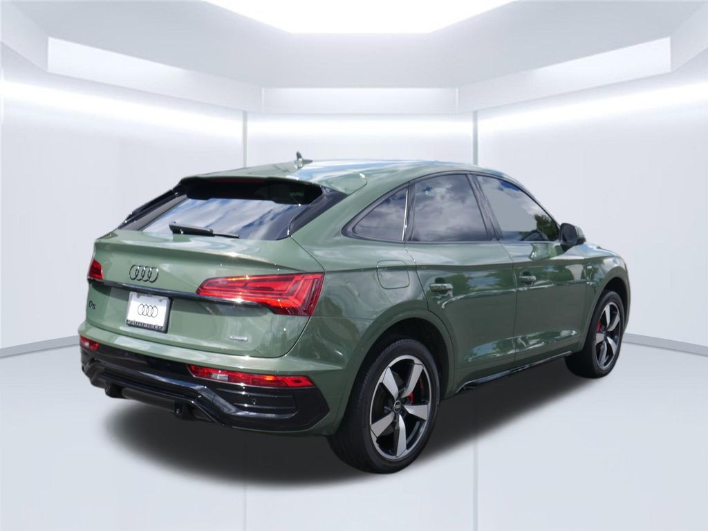 Thumbnail: 2024 Audi Q5 - 11