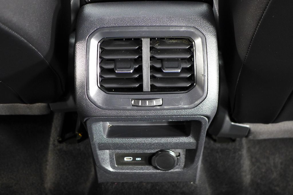 Thumbnail: 2022 Volkswagen Tiguan - 23