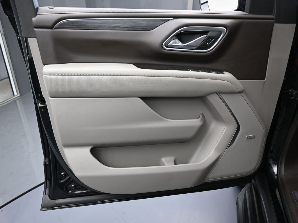 Used 2023 Onyx Black GMC SLT image 13