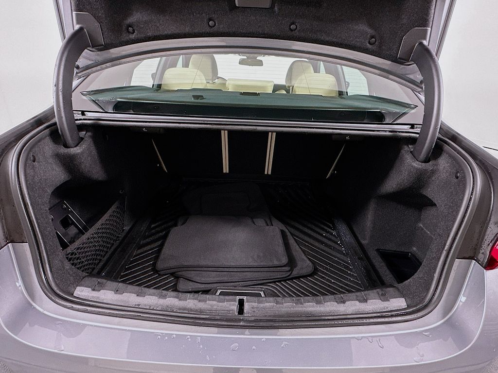 Thumbnail: 2025 BMW 3 Series - 27