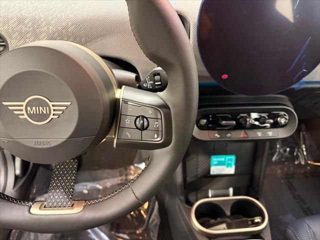 Thumbnail: 2026 MINI Cooper - 14
