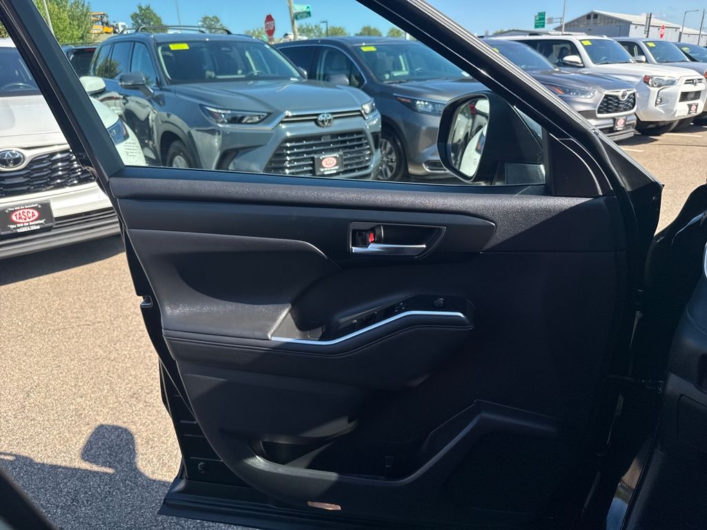 2020 Toyota Highlander XLE photo 35