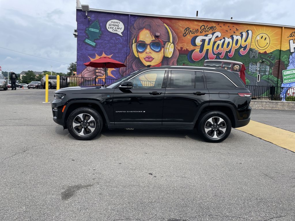 Used 2024 Jeep Grand Cherokee SUV