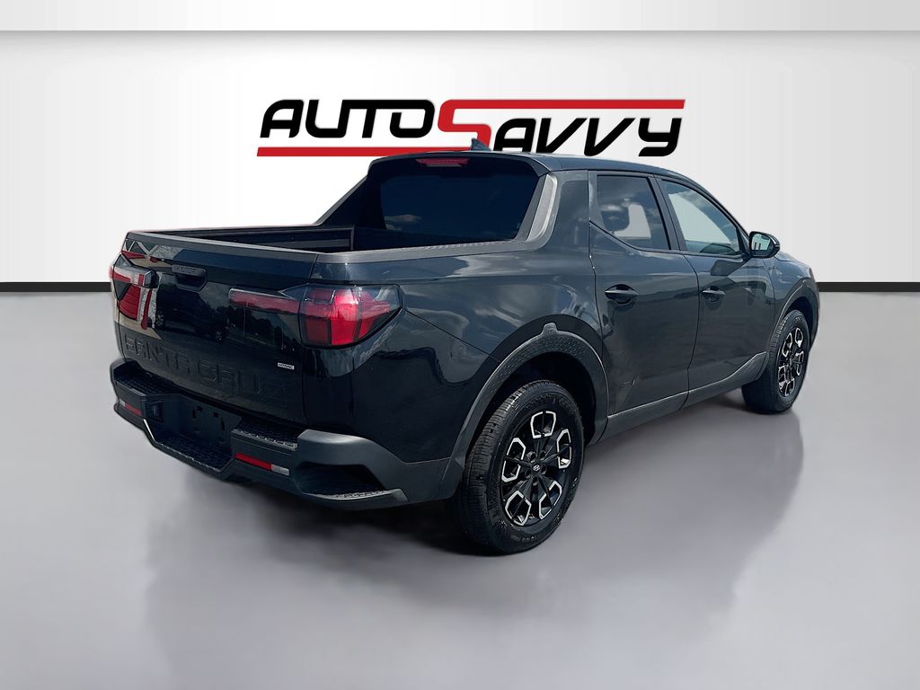 Used 2024 Black Hyundai SEL image 7