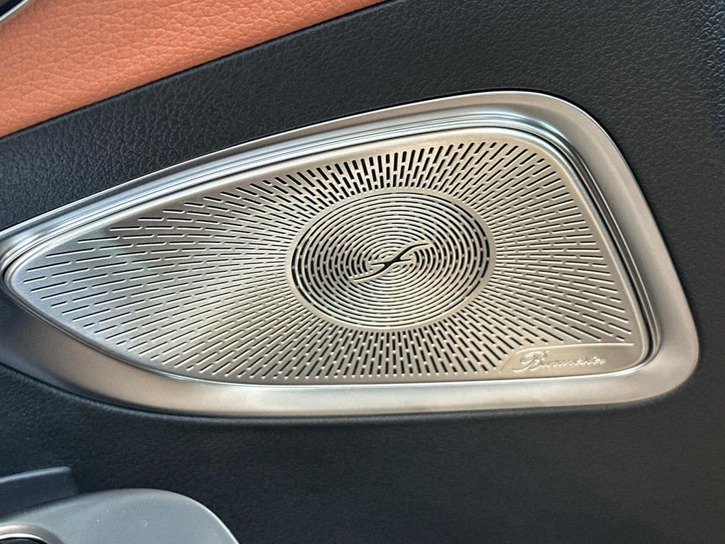 Thumbnail: 2025 Mercedes-Benz C-Class - 18