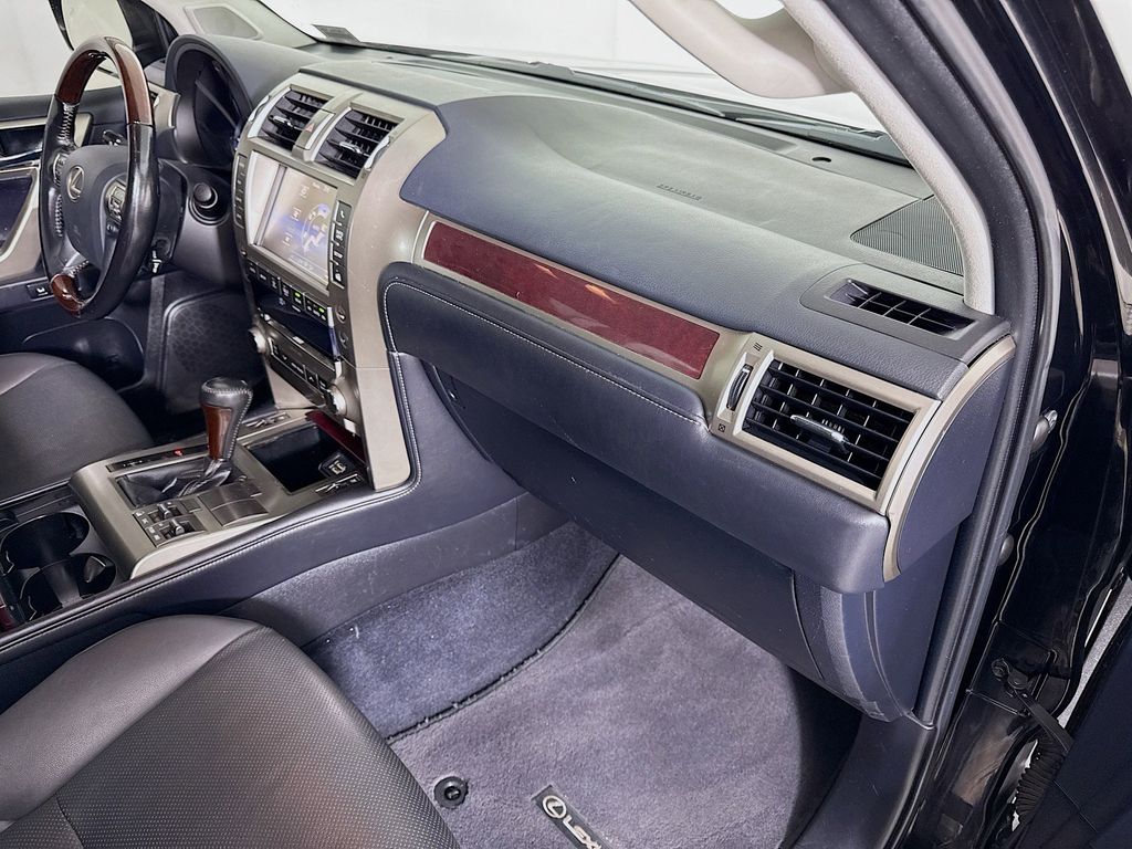 Thumbnail: 2019 Lexus GX - 31