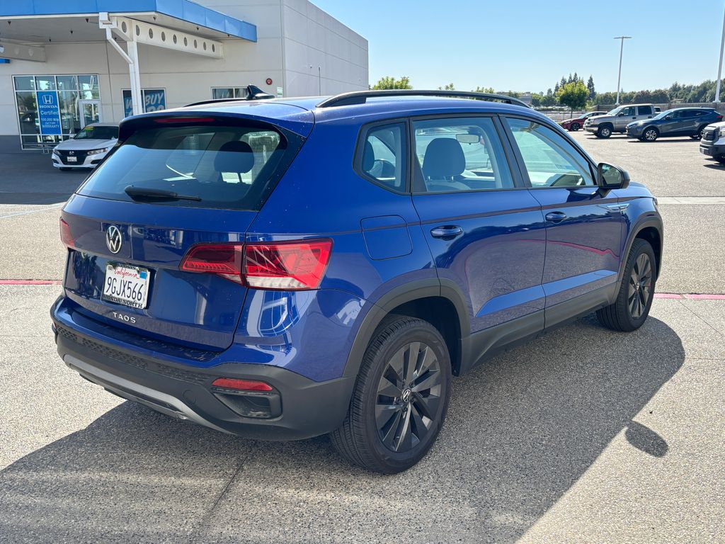 Thumbnail: 2023 Volkswagen Taos - 5