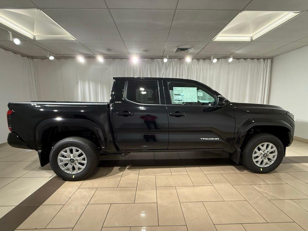 2025 Toyota Tacoma SR5 6
