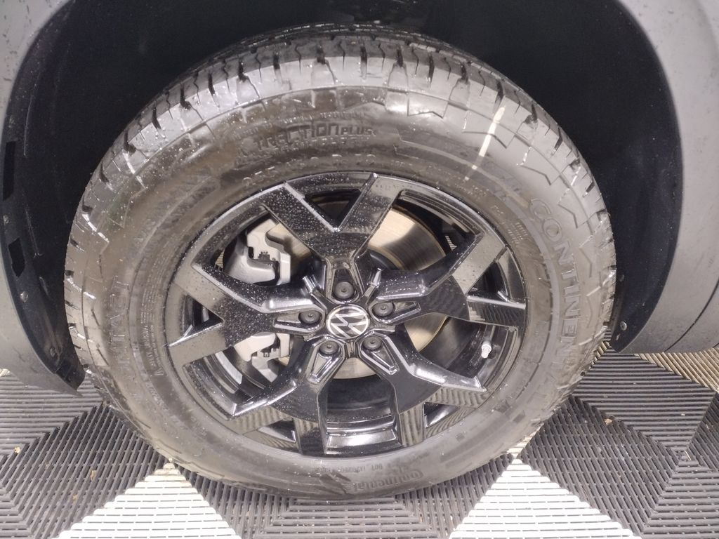 2025 Volkswagen Atlas Peak Edition SE Technology photo 3