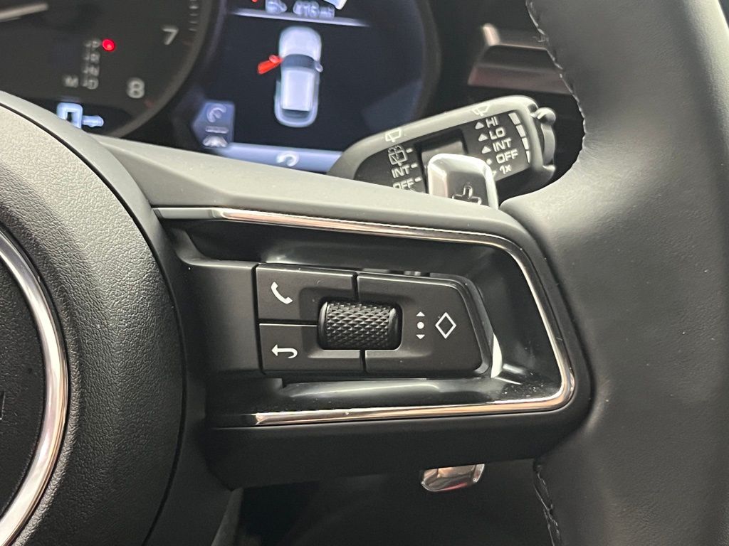 Thumbnail: 2025 Porsche Macan - 14