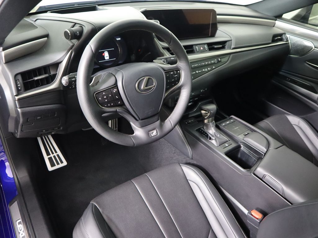 Thumbnail: 2019 Lexus ES - 9