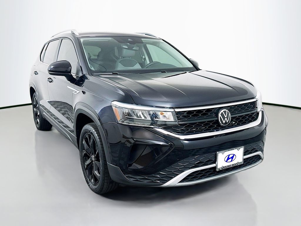 Thumbnail: 2023 Volkswagen Taos - 3