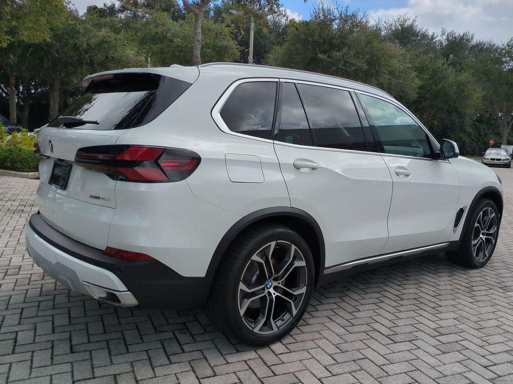 New 2026 White BMW sDrive40i image 4