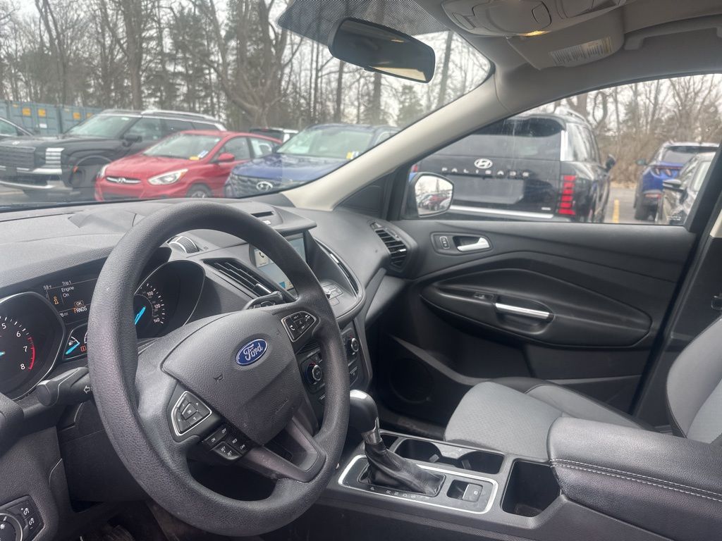 Used 2017 Blue Ford SE image 9