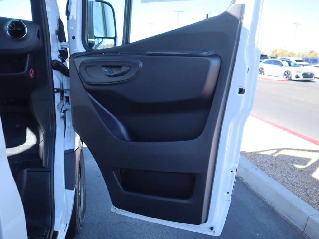 Thumbnail: 2026 Mercedes-Benz Sprinter - 25