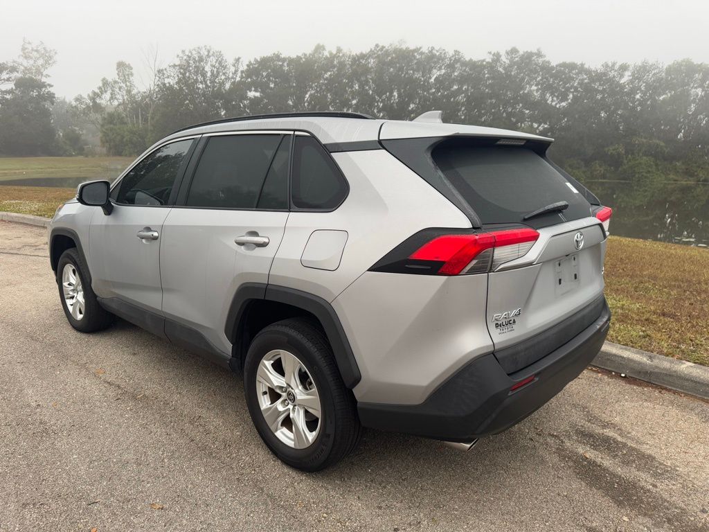 2021 Toyota RAV4 XLE 3