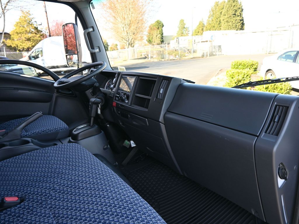 2024 Isuzu NPR HD 