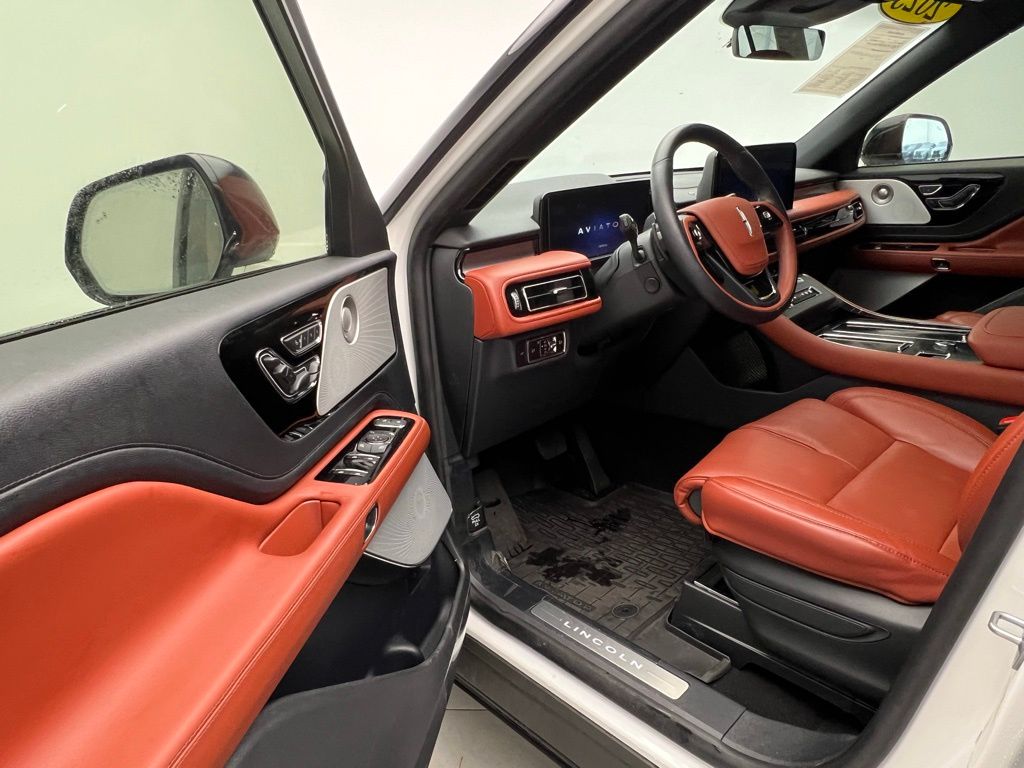 Thumbnail: 2025 Lincoln Aviator - 24