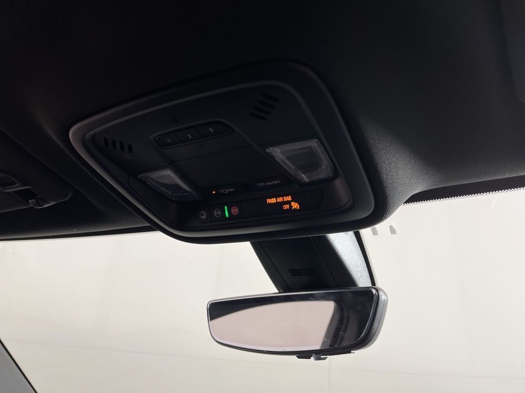 Thumbnail: 2022 Chevrolet Traverse - 27