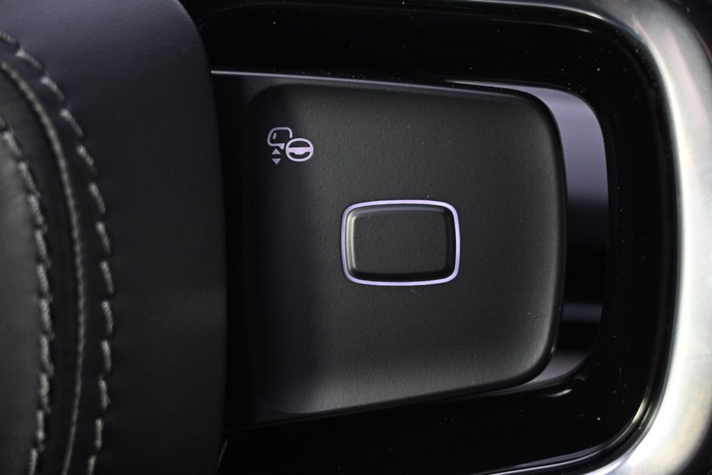 New 2026 Black Lincoln Reserve image 32