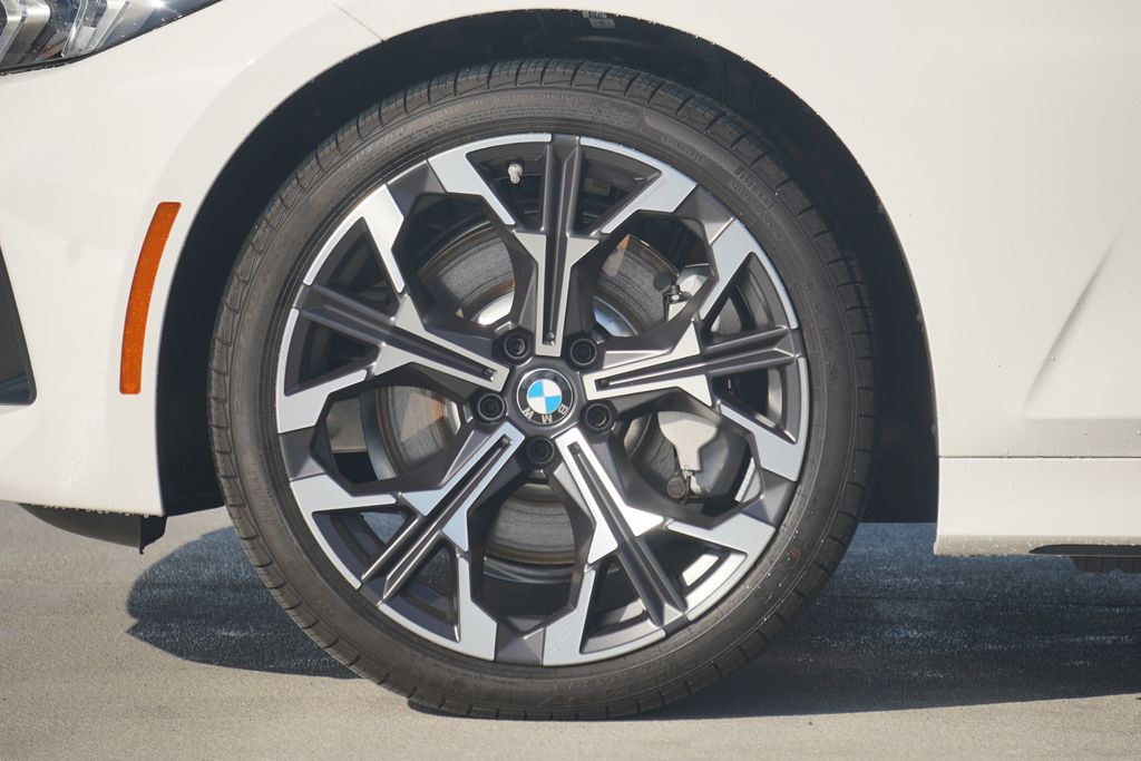 Thumbnail: 2026 BMW 3 Series - 5