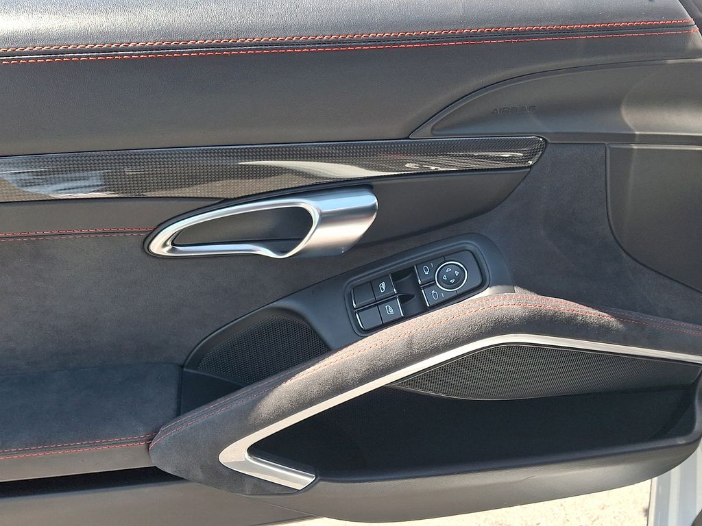 Thumbnail: 2015 Porsche 911 - 11