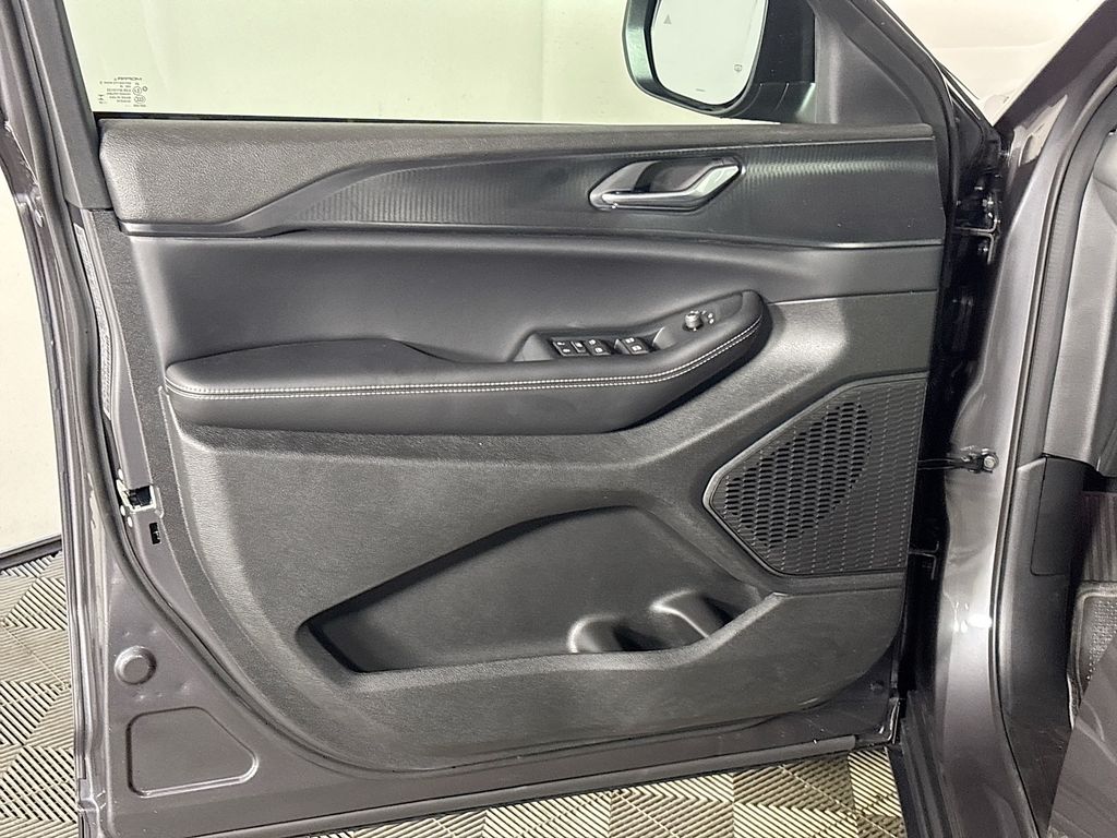 2026 Jeep Grand Cherokee Laredo X