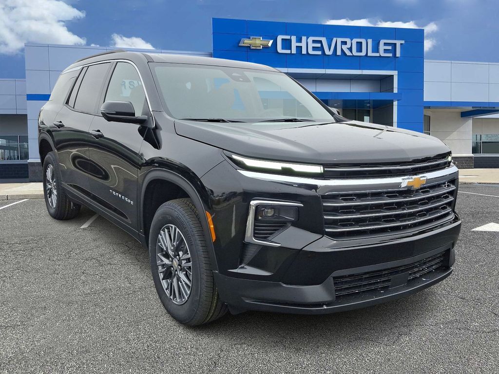 2025 Chevrolet Traverse LT 2